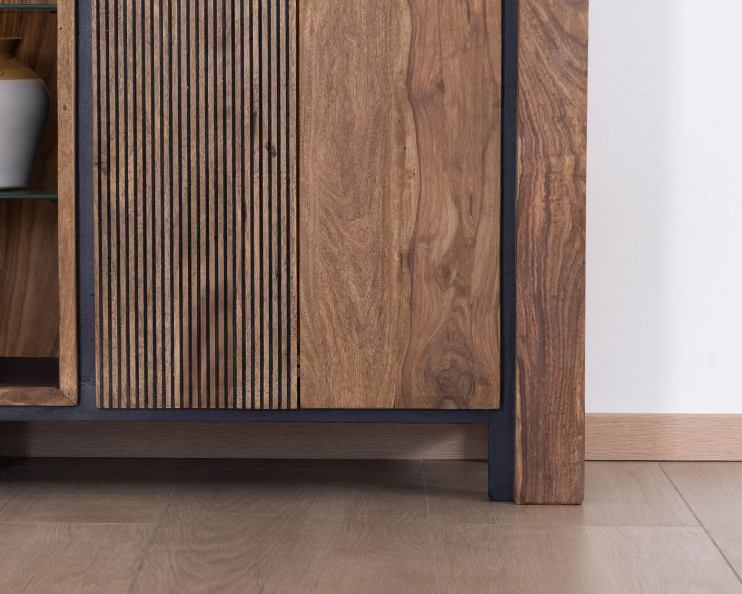 Meuble House Bahut en palissandre et acacia "Enoa" avec étagères en verre Outlet