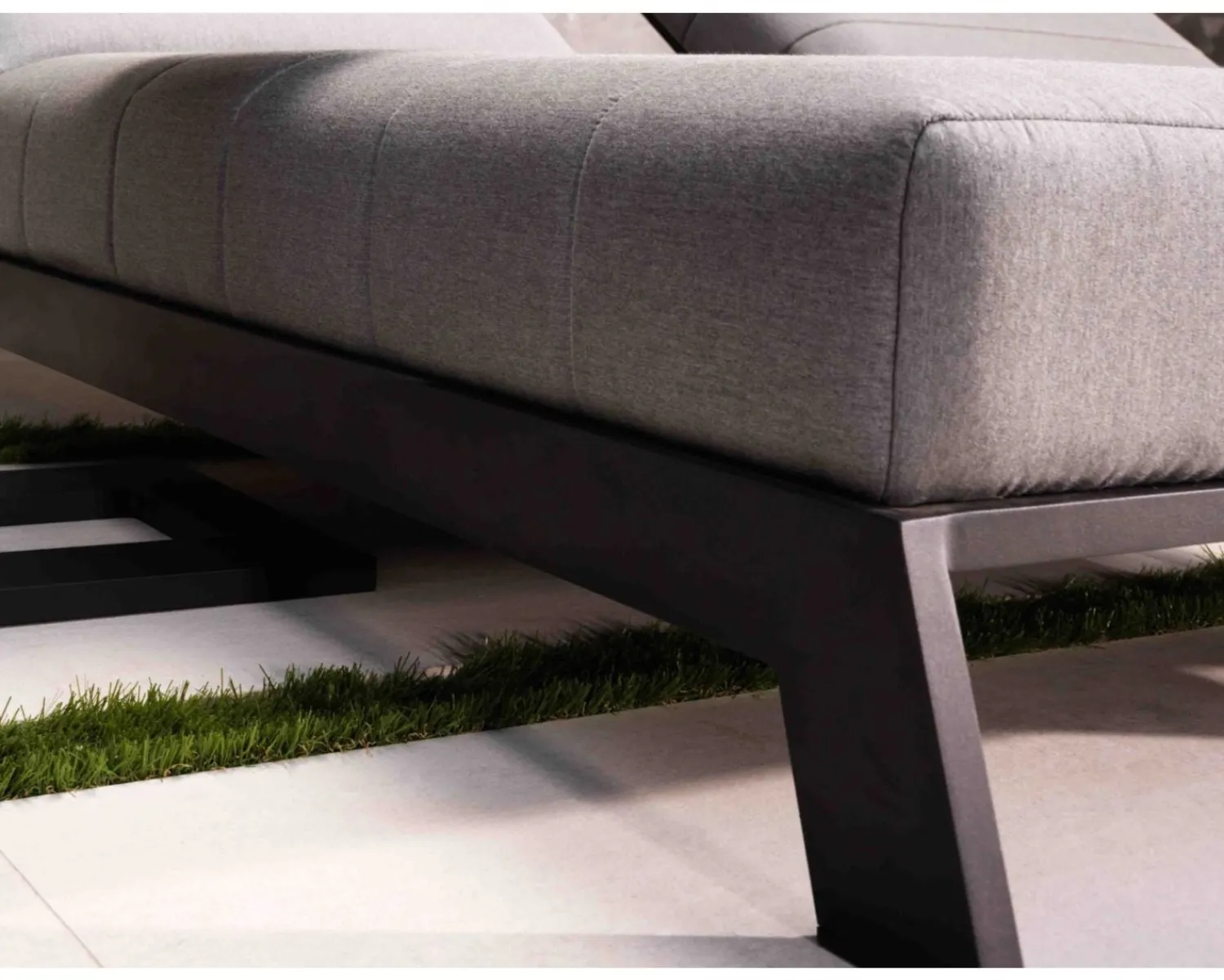 Meuble House Bain de soleil double moderne et confortable gris clair "Terrasse" structure anthracite Sale