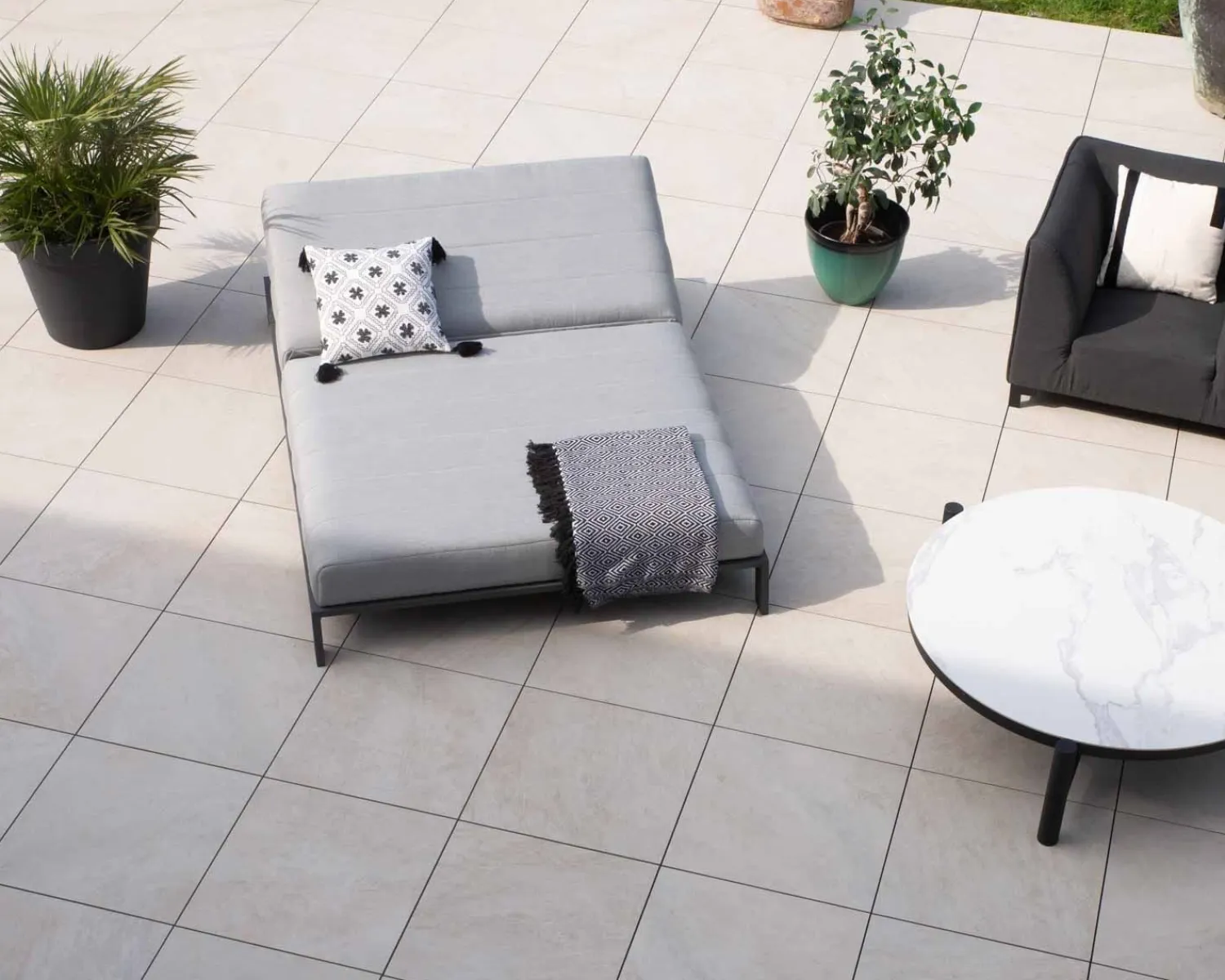 Meuble House Bain de soleil double moderne et confortable gris clair "Terrasse" structure anthracite Sale