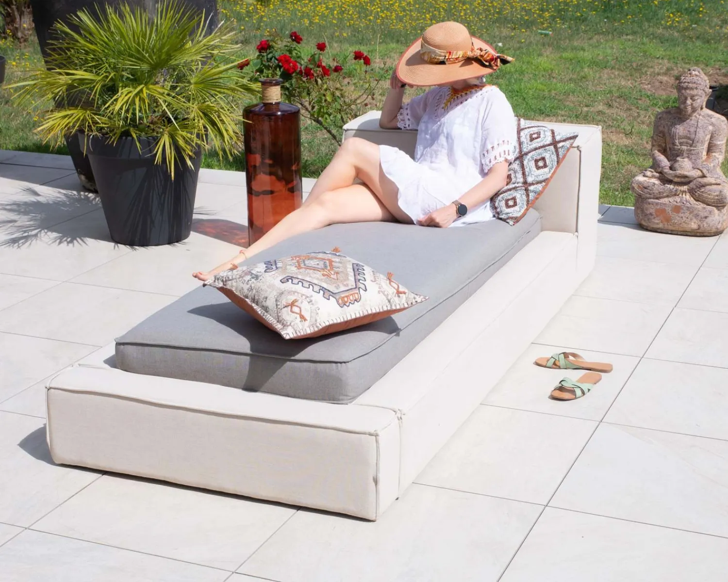 Meuble House Bain de soleil esprit futon gris clair et lin "Saint Tropez" Clearance