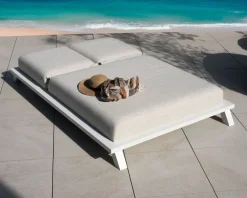 Meuble House Bain de soleil haut de gamme 2 places "Nusa Pedina" en tissu écru et aluminium blanc Online
