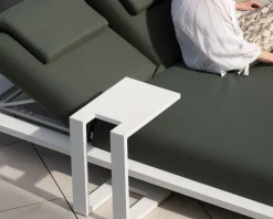 Meuble House Bain de soleil haut de gamme 2 places "Nusa Pedina" en tissu kaki et aluminium blanc