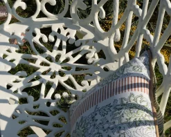 Meuble House Banc de jardin esprit rétro en fonte esprit fer forgé blanc vieilli 