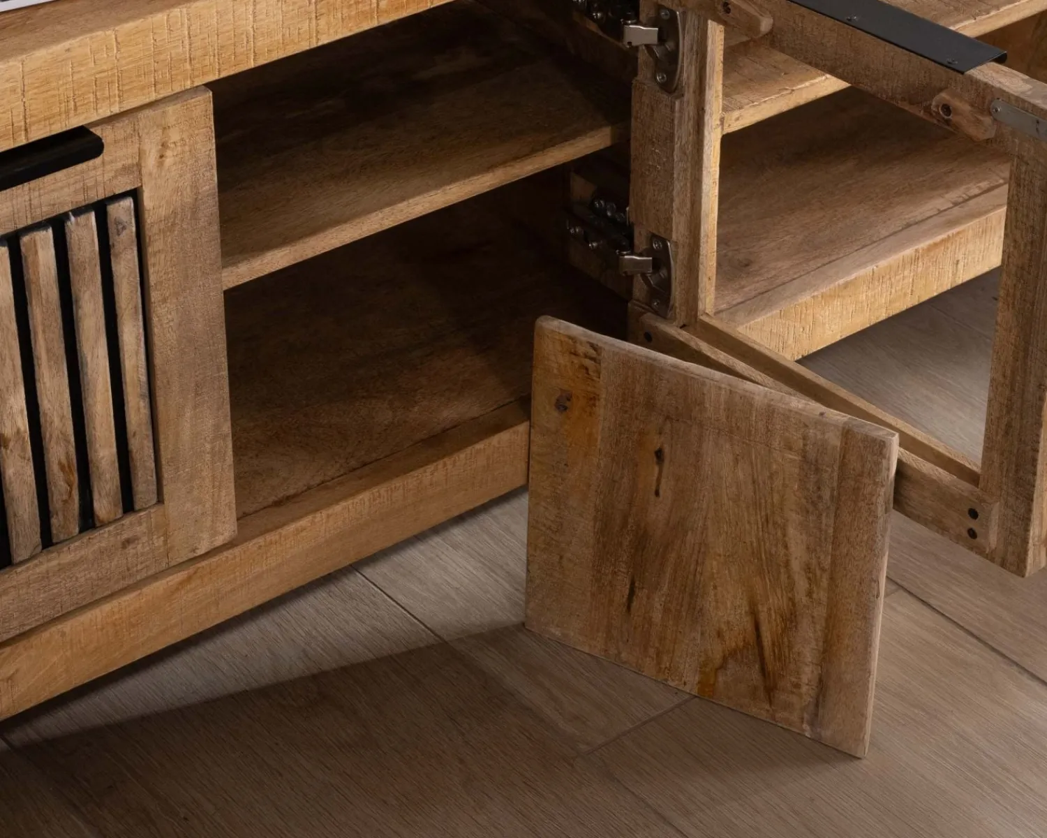 Meuble House Banc TV 175 cm en manguier et pieds métal "Manoha"