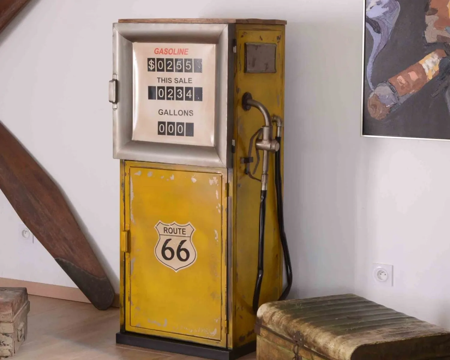 Meuble House Bar insolite style pompe à essence métal jaune esprit vintage "Crazy" Sale