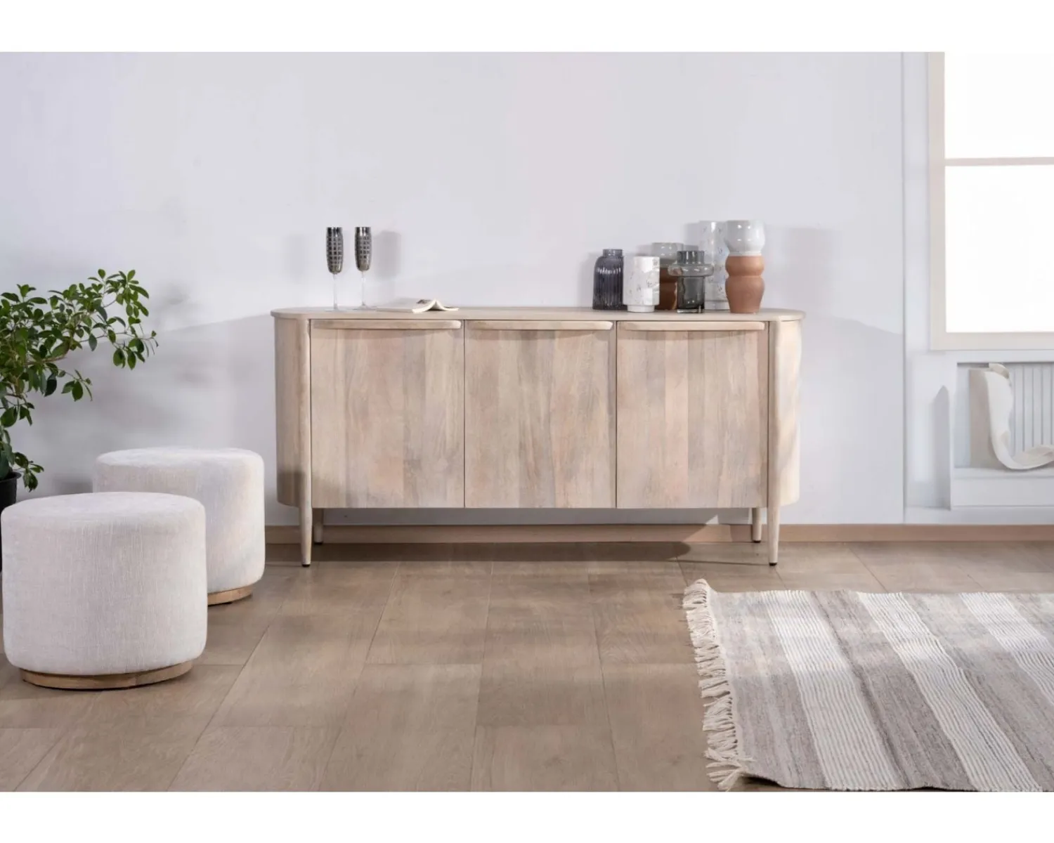 Meuble House Buffet 3 portes 175cm en manguier massif côtés arrondis "Manon" Online