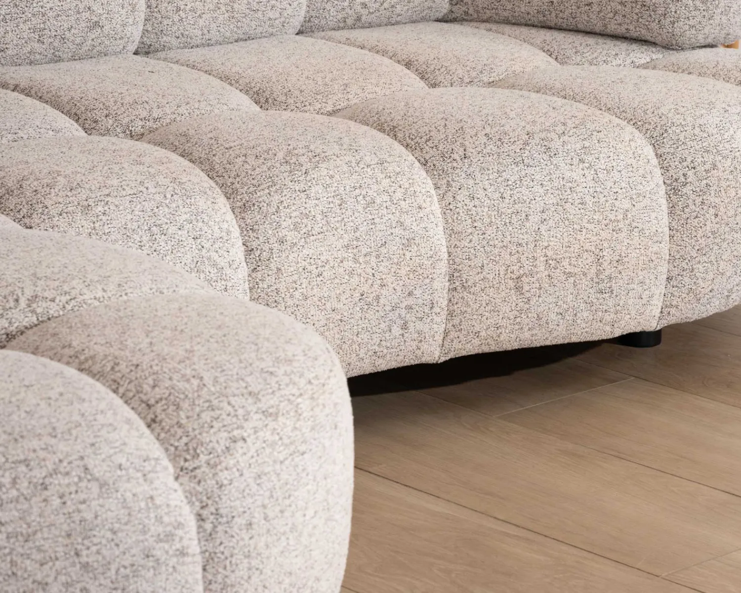 Meuble House Canapé avec extension électrique et méridienne "Syltan" tissu tramé blanc cassé ultra confort Outlet