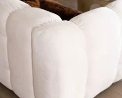 Meuble House Canapé cocooning 3 places tissu bouclette blanc avec surpiqures
