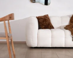 Meuble House Canapé cocooning 3 places tissu bouclette blanc avec surpiqures