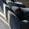 Meuble House Canapé confort en velours lisse anthracite avec méridienne design "Cyrano" Hot