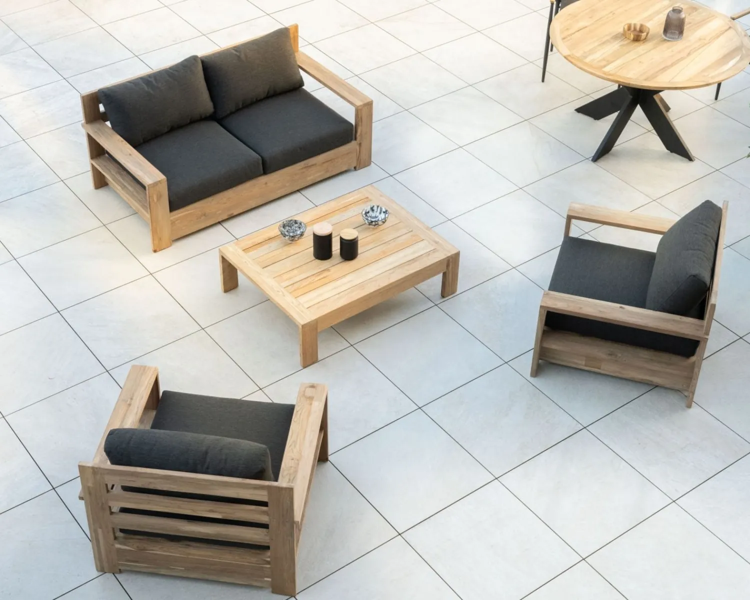 Meuble House Canapé de jardin 2 places haut de gamme "Zénith" en teck matelassé tissu gris foncé