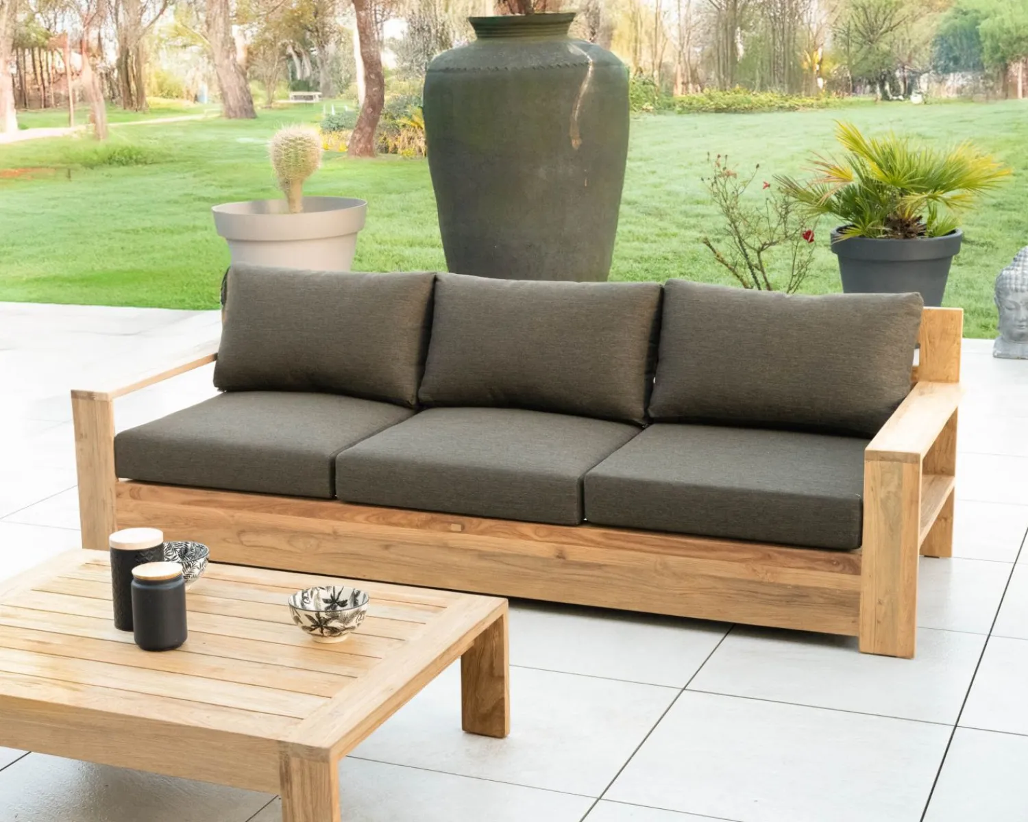 Meuble House Canapé de jardin 3 places haut de gamme "Zénith" en teck matelassé tissu gris foncé Online