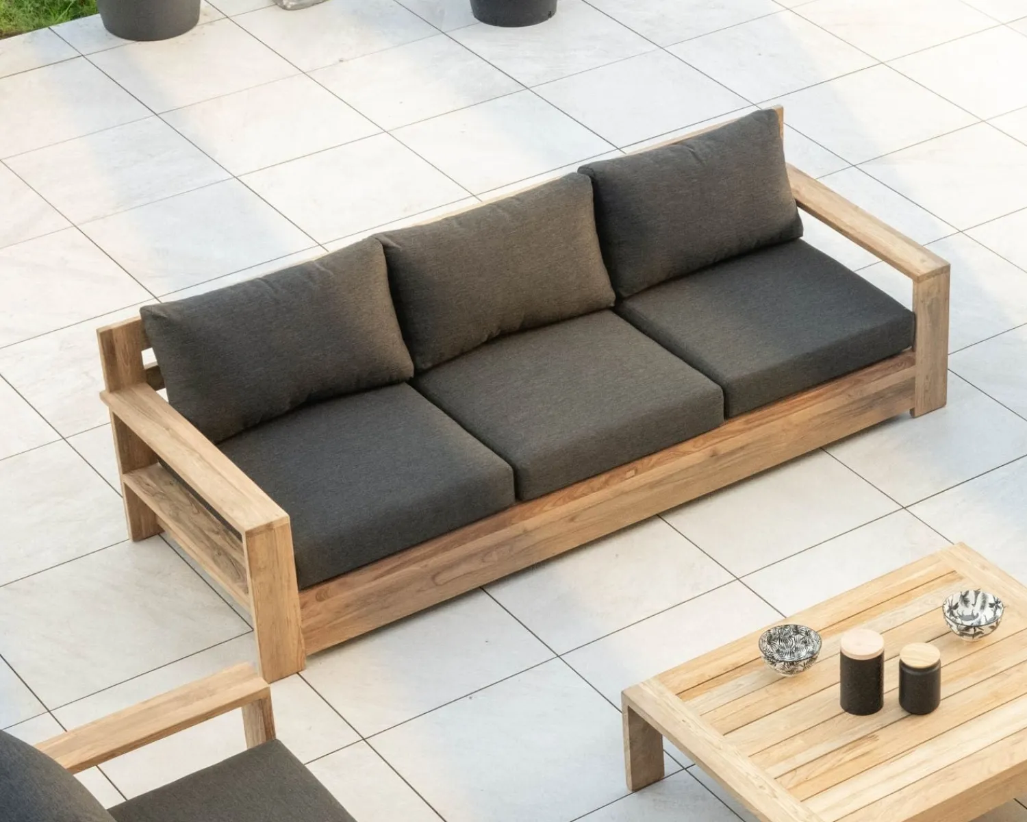 Meuble House Canapé de jardin 3 places haut de gamme "Zénith" en teck matelassé tissu gris foncé Online