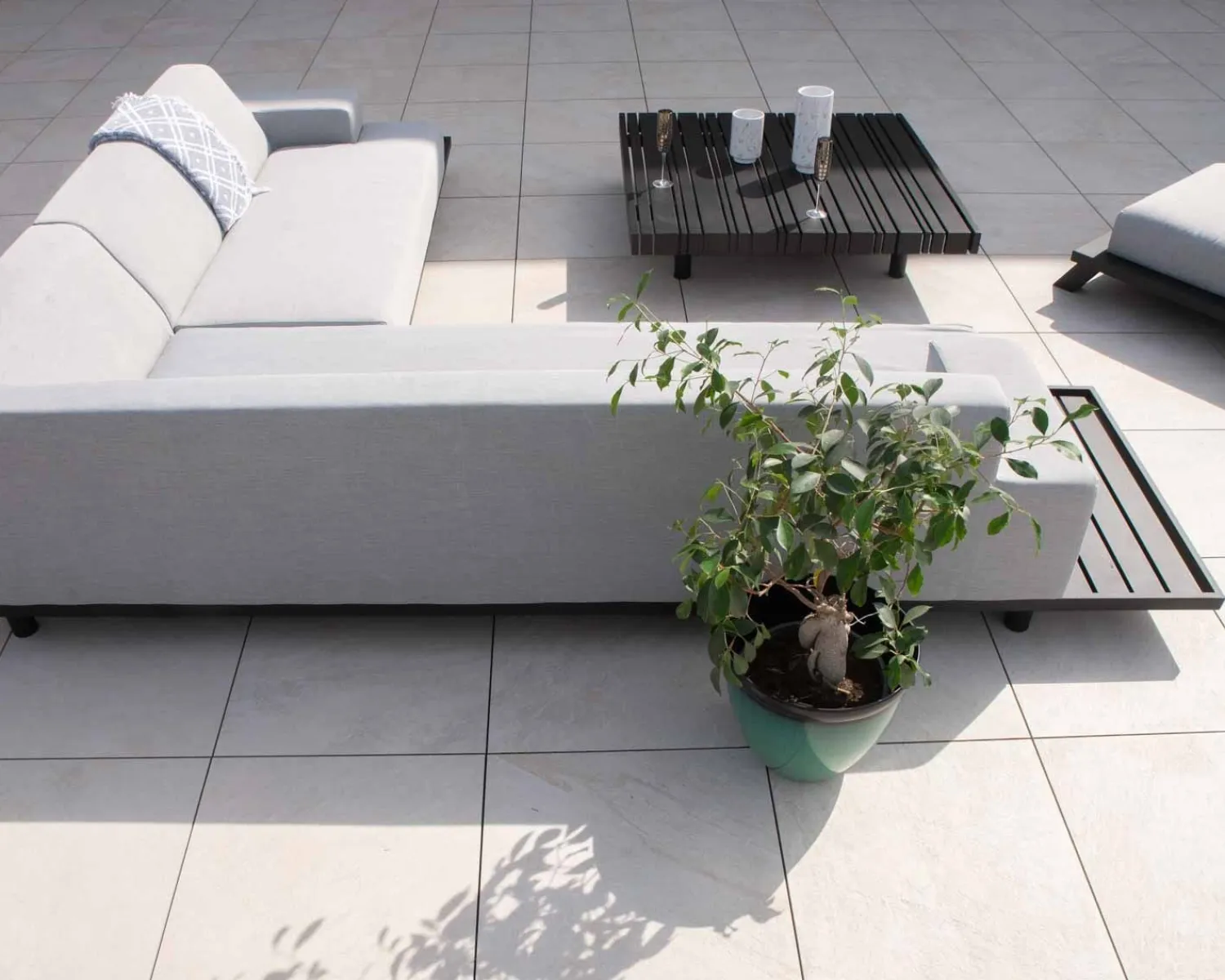 Meuble House Canapé d'extérieur retour droit gris clair sans surpiqure structure aluminium noire "Sumbawa" Discount