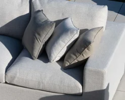 Meuble House Canapé d'extérieur ultra confort en tissu beige chiné et coussins décos 
