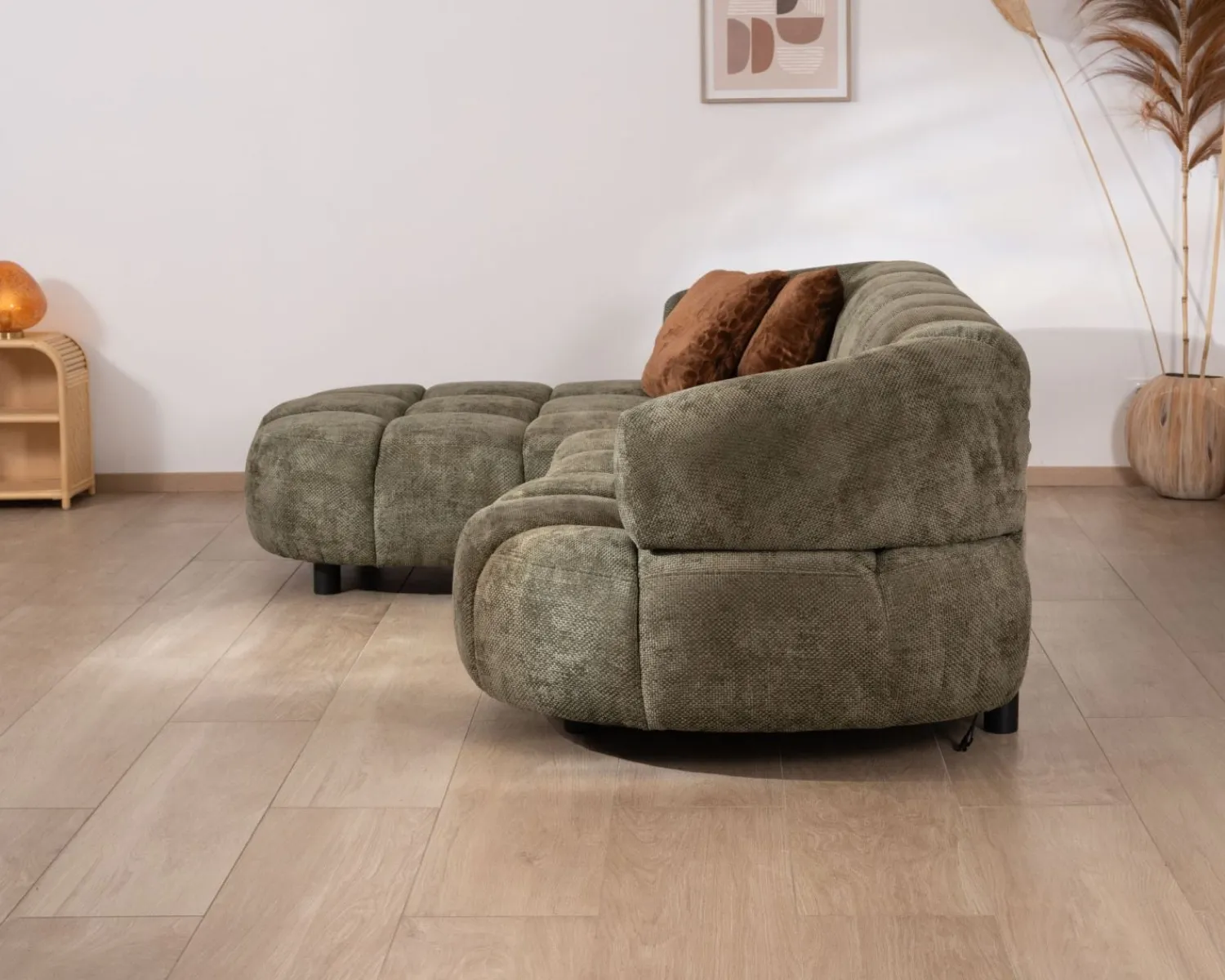 Meuble House Canapé en tissu vert avec extension électrique et méridienne retour gauche "Syltan" Hot