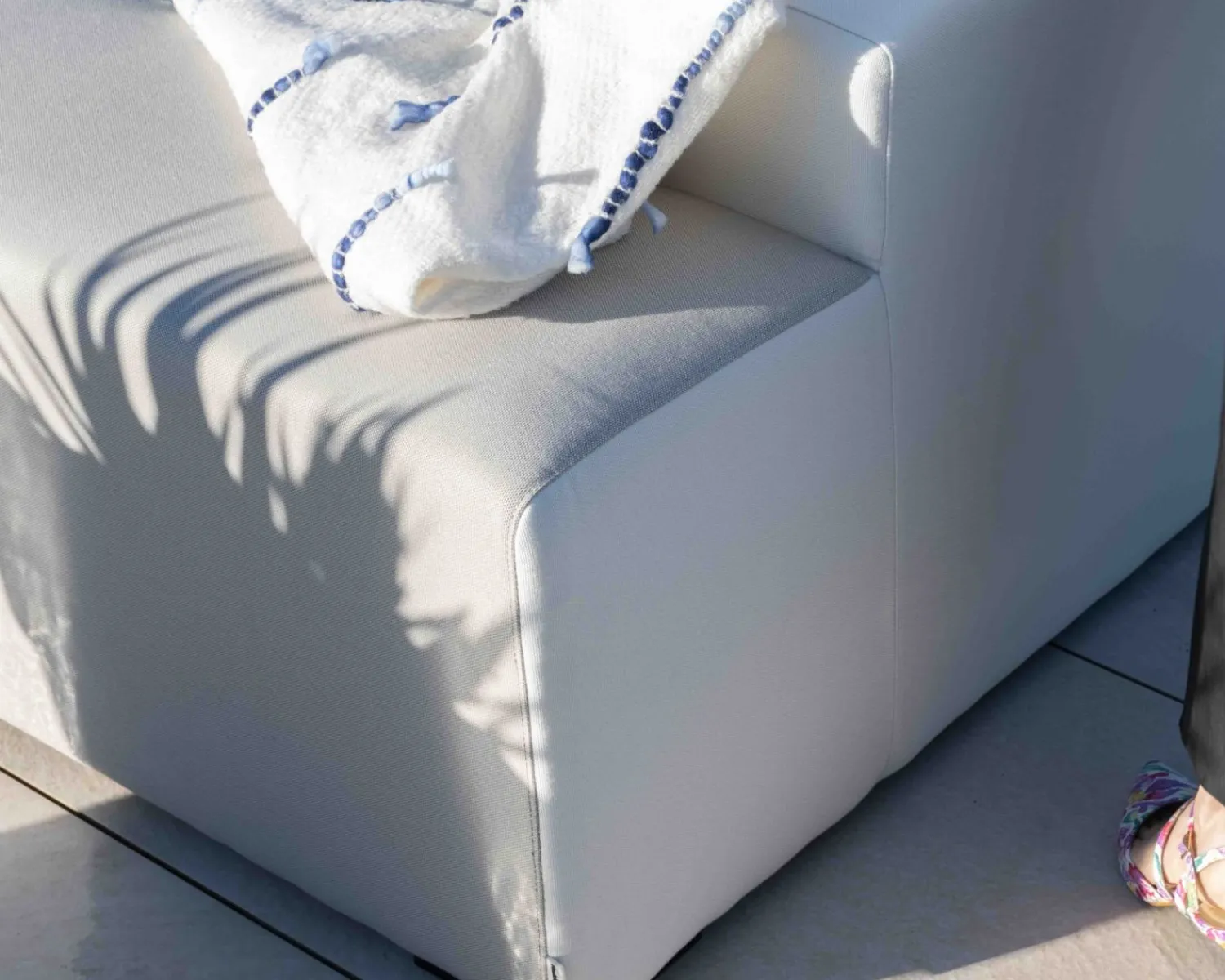 Meuble House Canapé extérieur modulaire retour droit "Lazy Beach" beige et gris clair Outlet