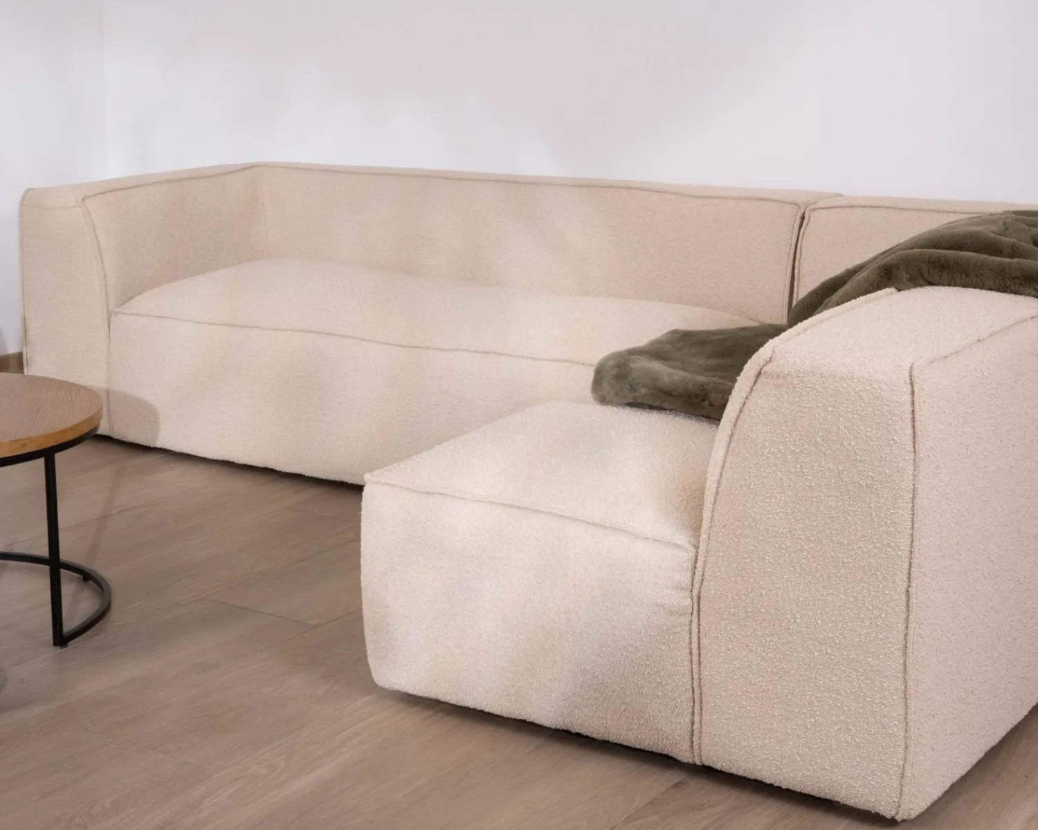 Meuble House Canapé modulaire en angle en tissu bouclette beige "Alcazar" Outlet