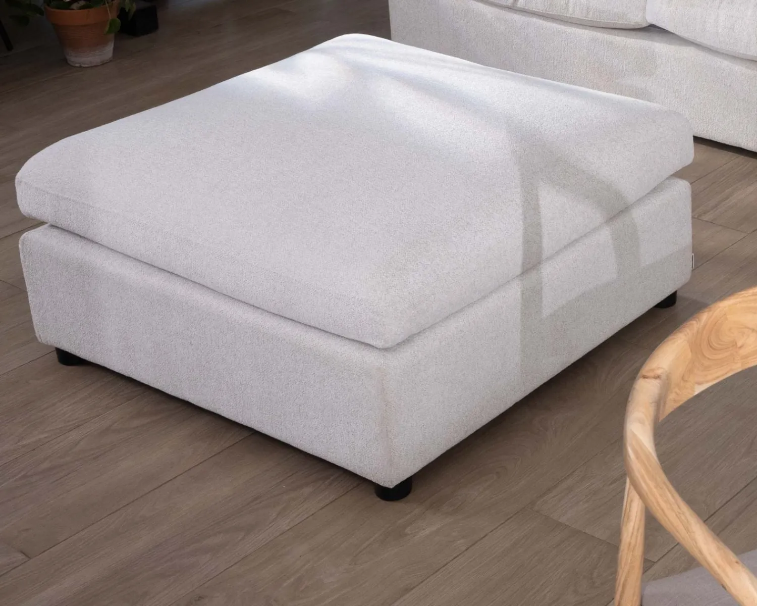 Meuble House Canapé 3 places avec pouf ottoman carré en tissu doux et bouclé blanc chiné "Tuléar" Clearance