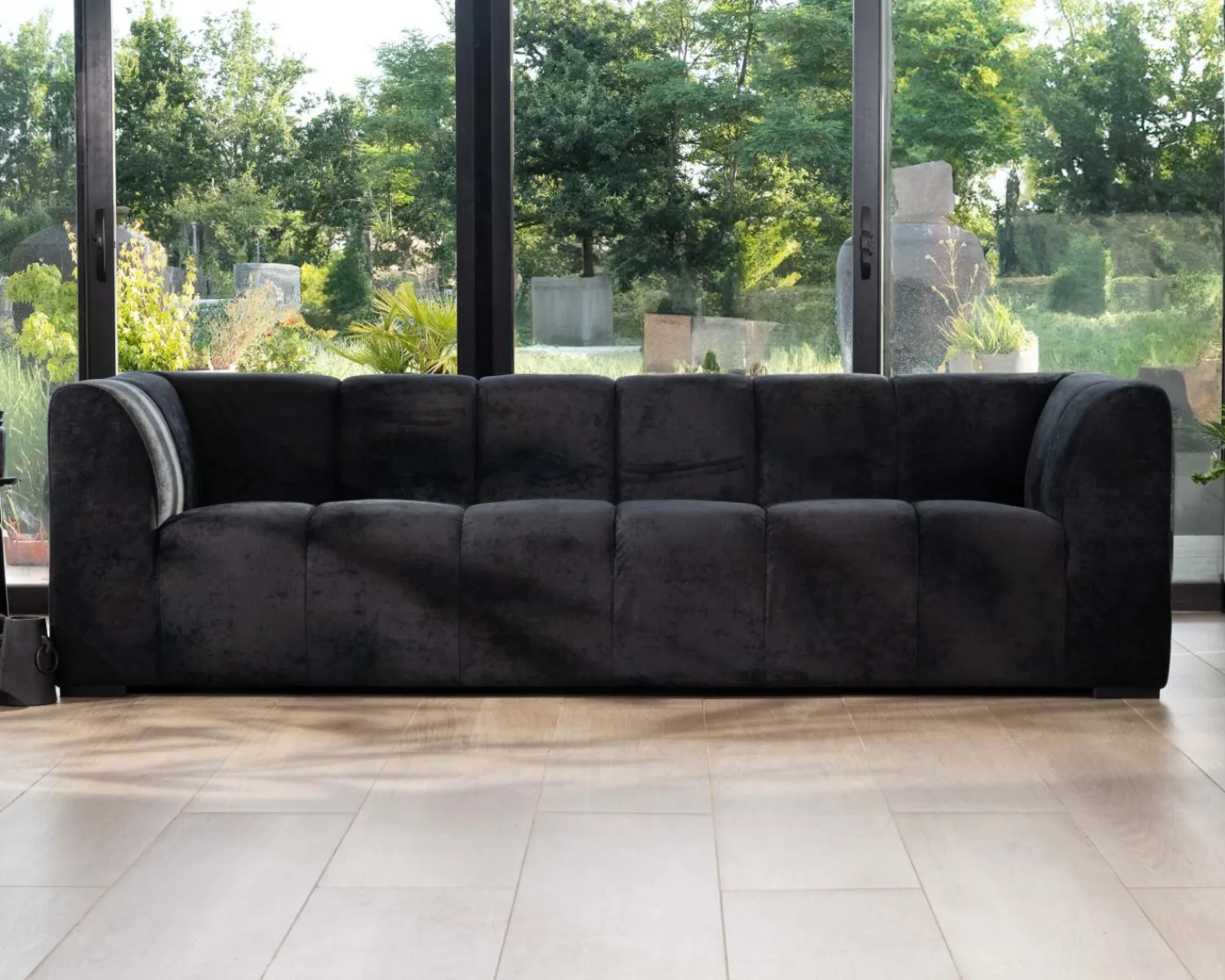 Meuble House Canapé 3 places en velours anthracite soyeux avec surpiqures "Enjoy Home" Hot