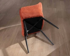 Meuble House Chaise avec accoudoirs en velours rouge terracotta et pieds métal noir