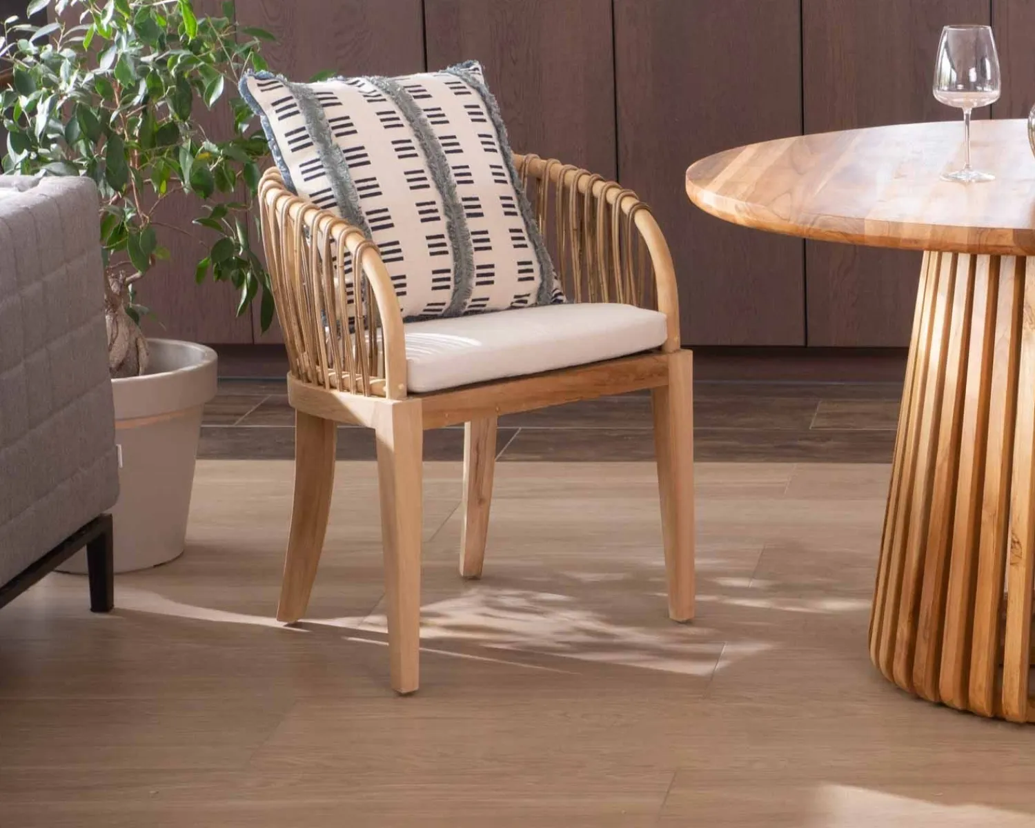 Meuble House Chaise de jardin en teck et rotin "Wilma" Best