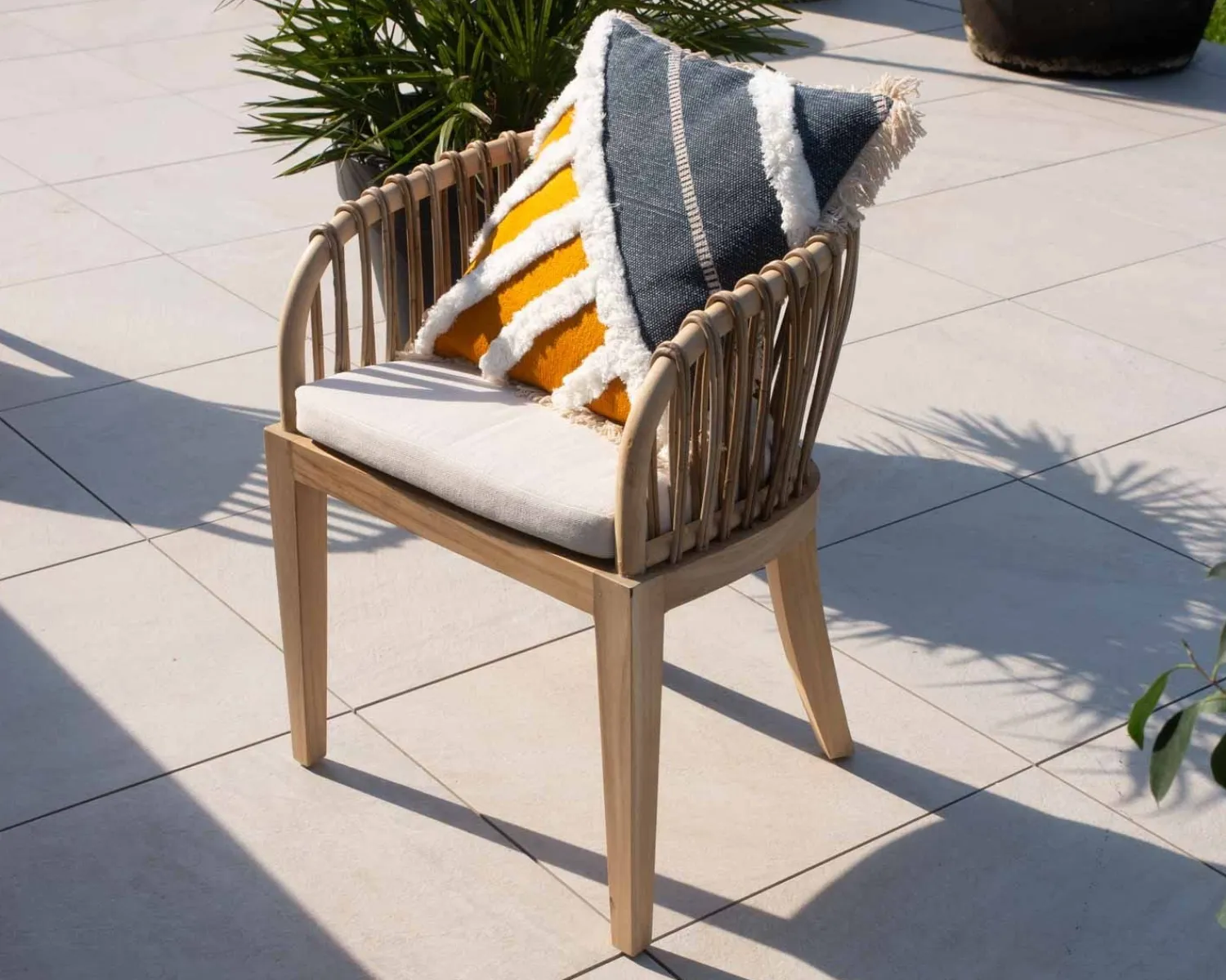Meuble House Chaise de jardin en teck et rotin "Wilma" Best