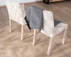 Meuble House Chaise de repas avec accoudoirs en cuir blanc tressé et teck 