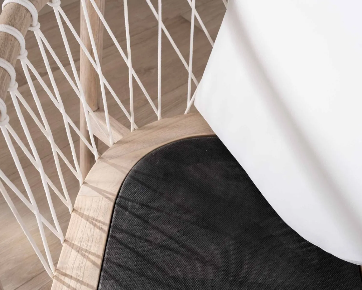 Meuble House Chaise de repas en bois et corde tressée "Katue" Discount