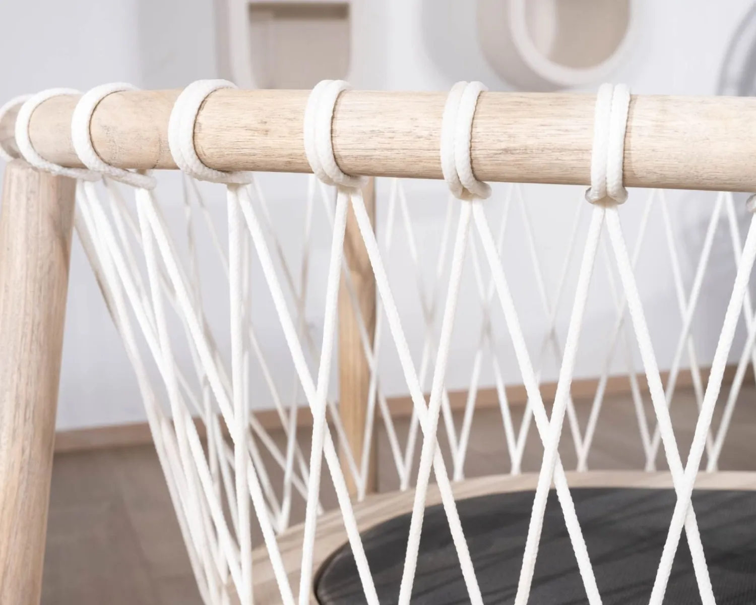 Meuble House Chaise de repas en bois et corde tressée "Katue" Discount