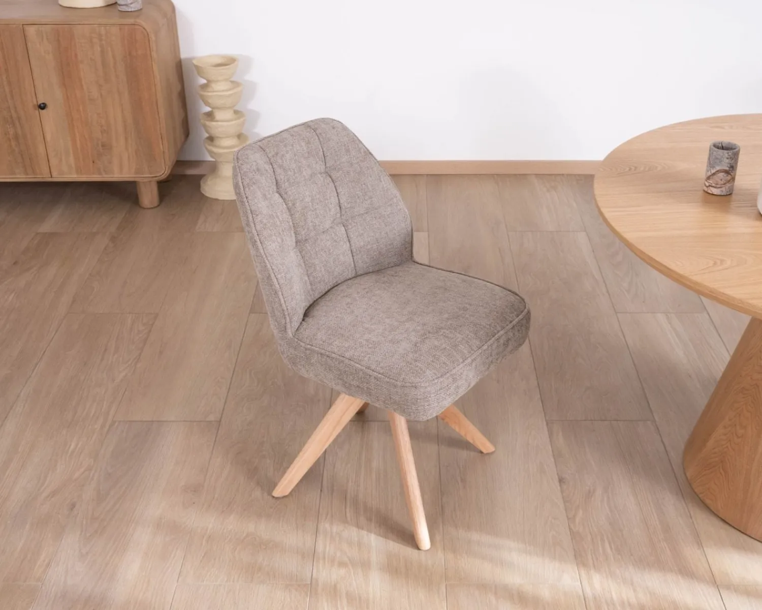 Meuble House Chaise de repas esprit scandinave "Miloé" tissu chenillé gris et pieds bois 360° New