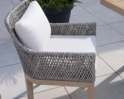 Meuble House Chaise d'extérieur haut de gamme tressée en teck et textile chiné "Porticcio"