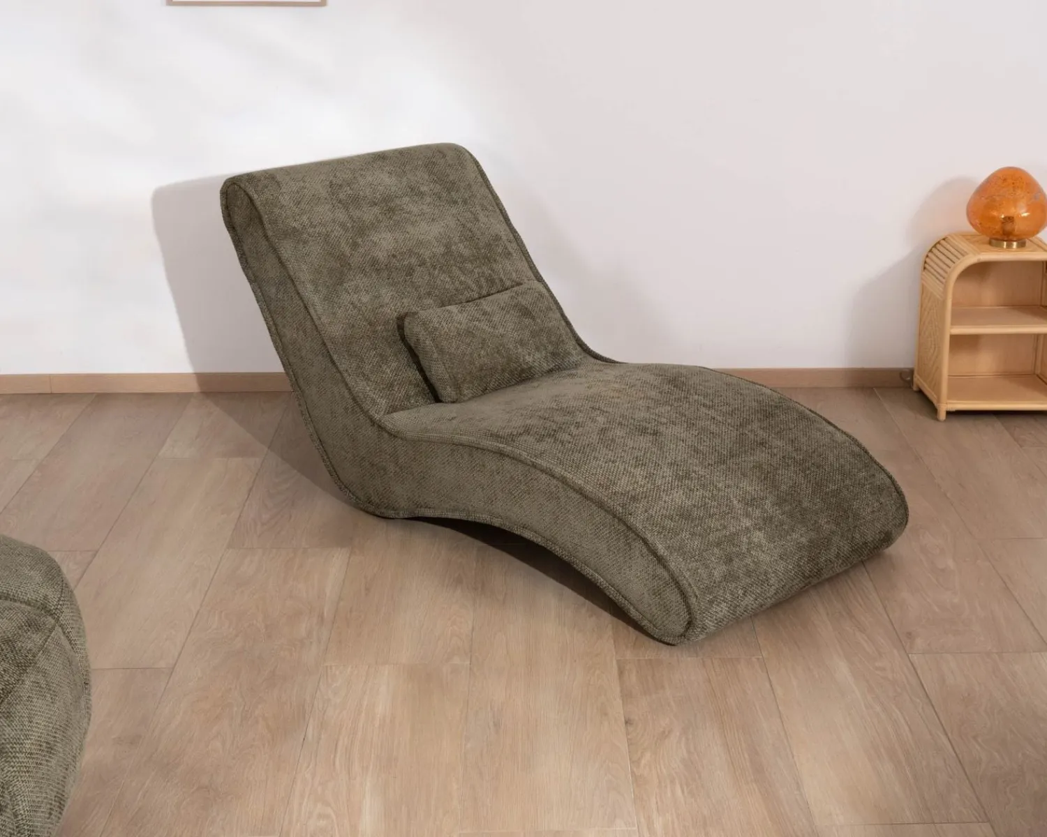 Meuble House Chaise longue d'intérieur design en tissu chenillé vert foncé "Syltan" Clearance