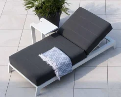 Meuble House Chaise longue haut de gamme matelassée gris foncé alu blanc 