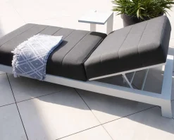 Meuble House Chaise longue haut de gamme matelassée gris foncé alu blanc 