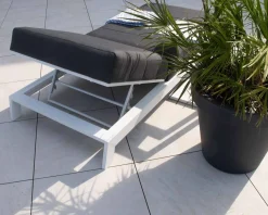 Meuble House Chaise longue haut de gamme matelassée gris foncé alu blanc 