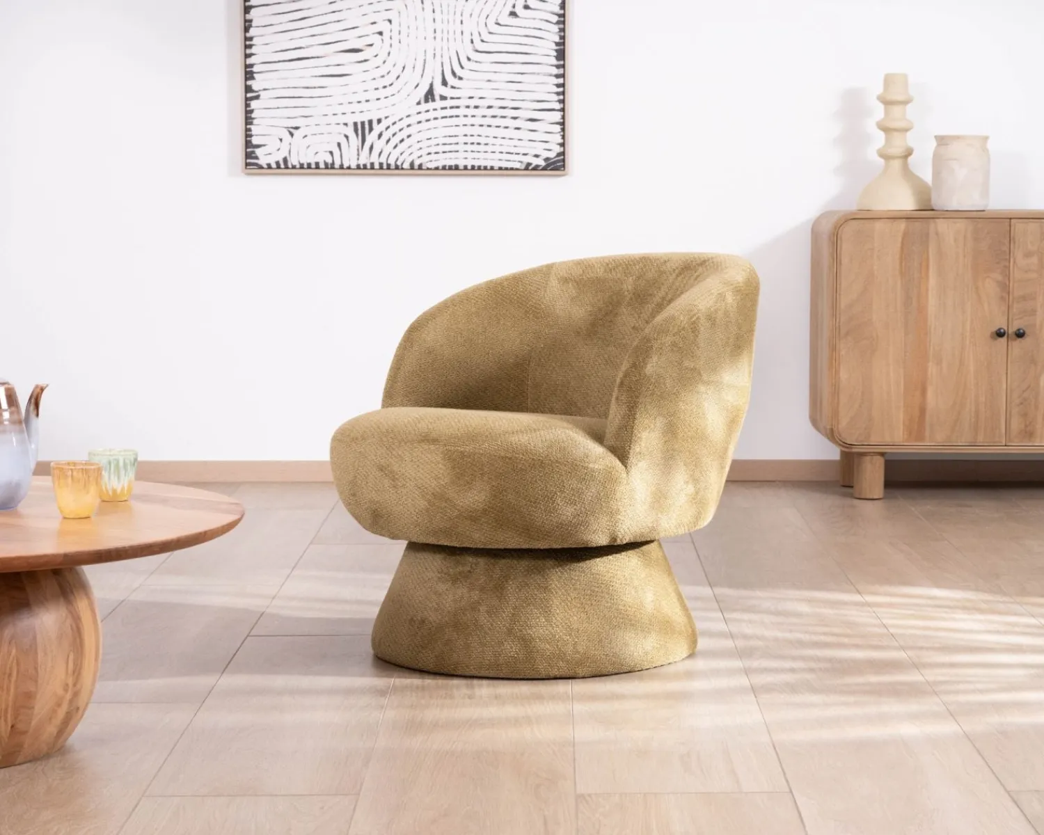 Meuble House Chauffeuse design enveloppant sur pied 360° en tissu chenillé vert doré "Ladoga"