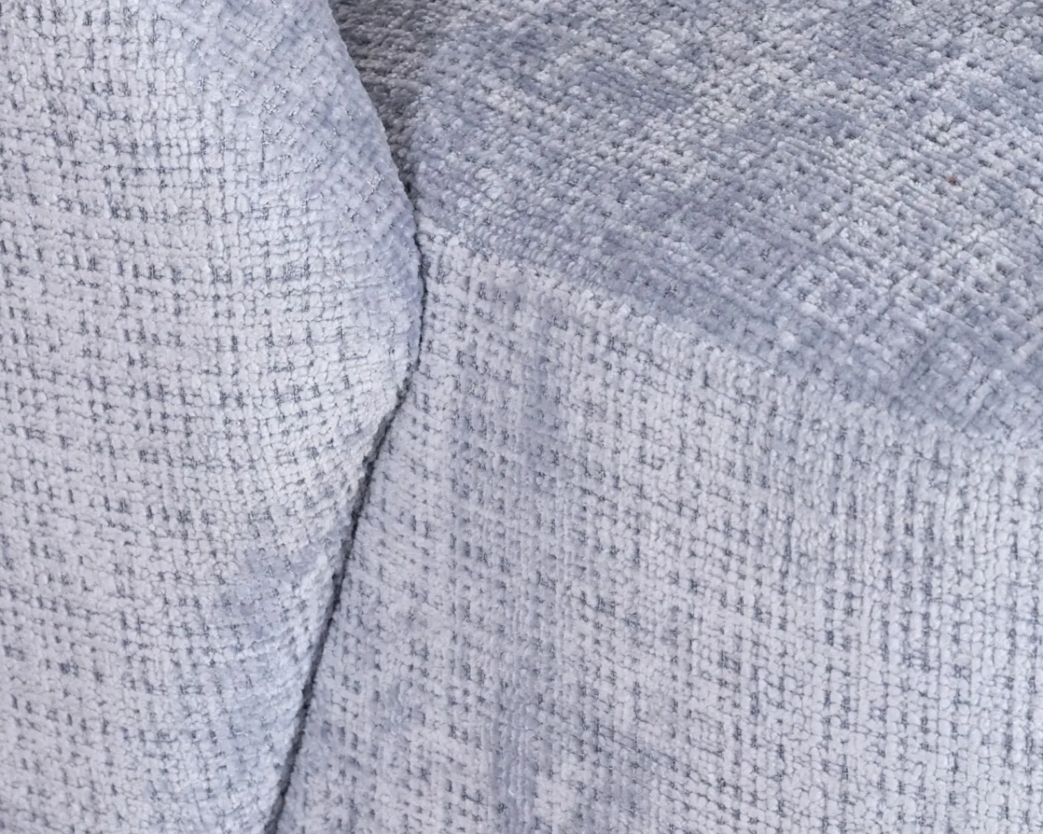 Meuble House Chauffeuse tournante design épuré en tissu bleu glacier "Marylin" Outlet