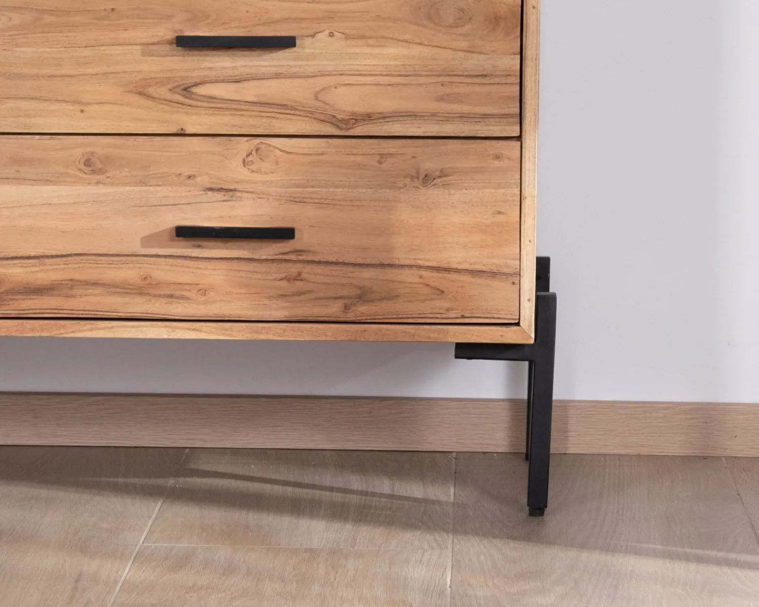 Meuble House Commode 6 tiroirs "Conoa" acacia et pieds métal noir Best
