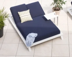 Meuble House Coussin décoratif carré beige et vert avec franges en lin 