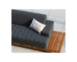 Meuble House Coussin en tissu motif brodé et imprimé