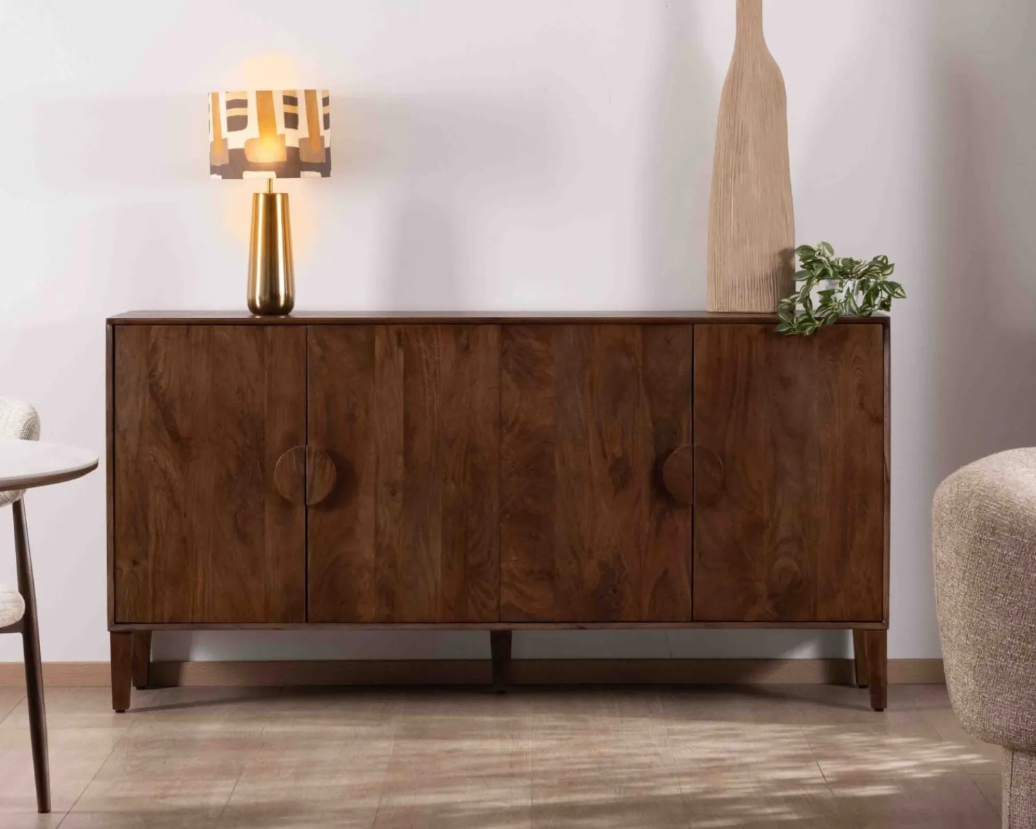 Meuble House Enfilade rétro 4 portes en manguier massif foncé 180 cm "Kaldo" style mid-century New