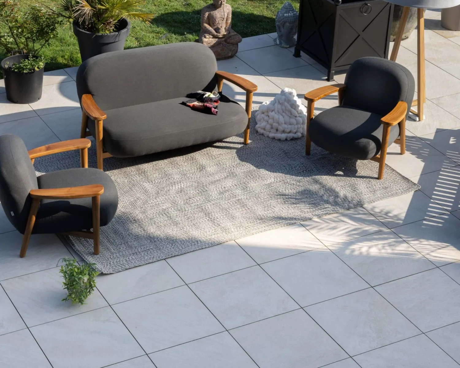 Meuble House Ensemble canapé et fauteuil de jardin en tissu gris foncé "Aristochair" New