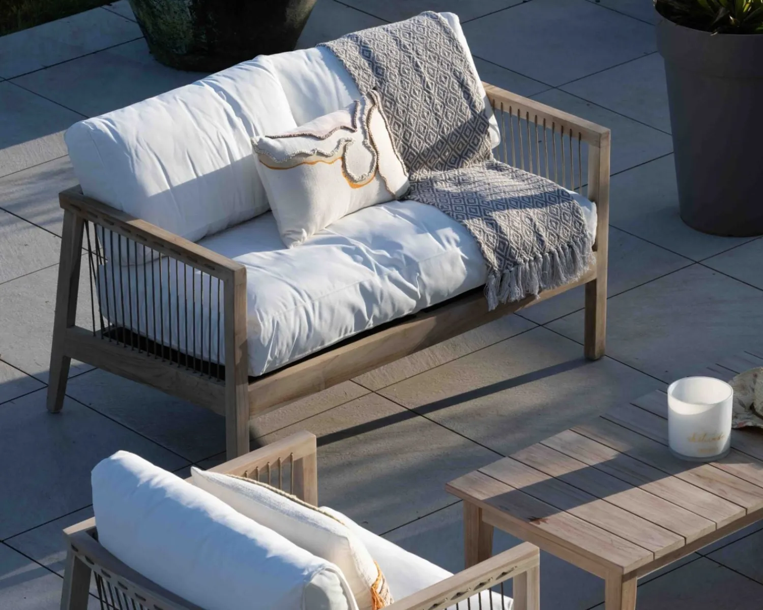 Meuble House Ensemble canapé et fauteuils matelassés en teck et corde "Rafita" Sale
