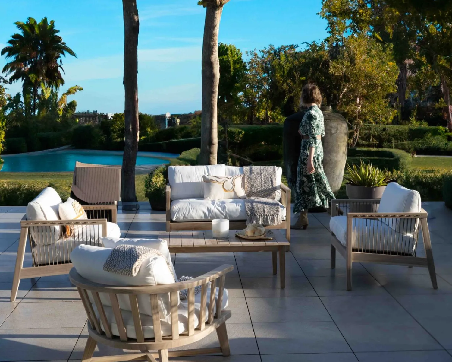 Meuble House Ensemble canapé et fauteuils matelassés en teck et corde "Rafita" Sale