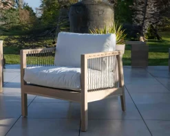 Meuble House Ensemble canapé et fauteuils matelassés en teck et corde