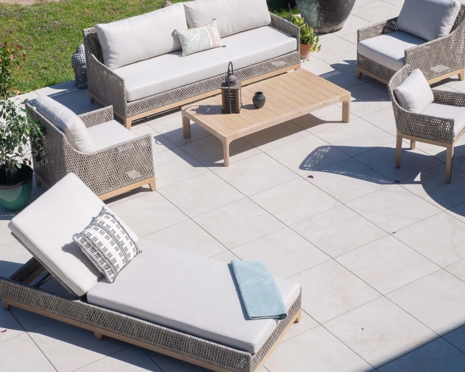 Meuble House Ensemble de jardin tressé en teck et tissu haut de gamme chiné "Porticcio" Best