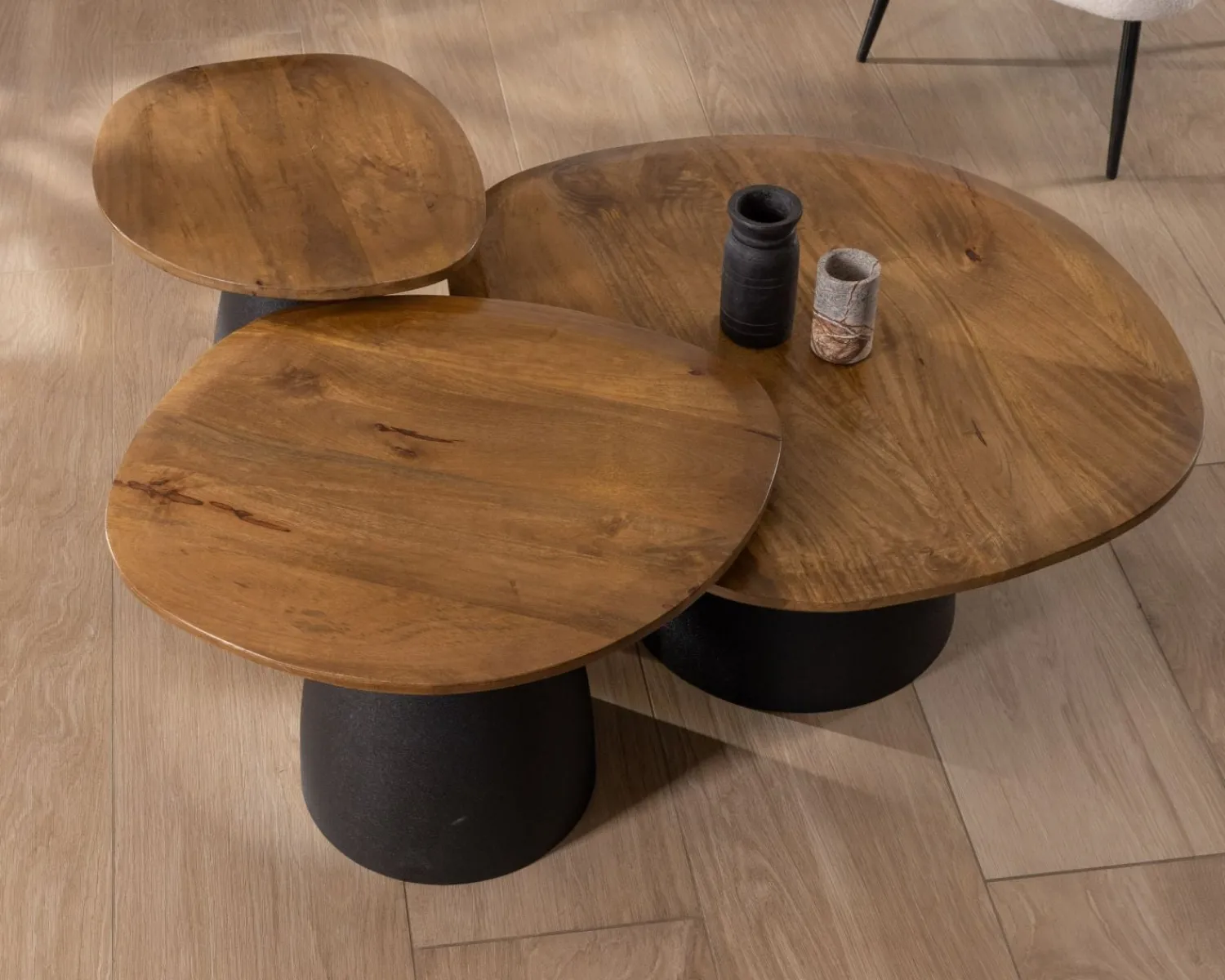 Meuble House Ensemble de 3 tables basses en bois et métal formes galets naturels "Daun" Sale