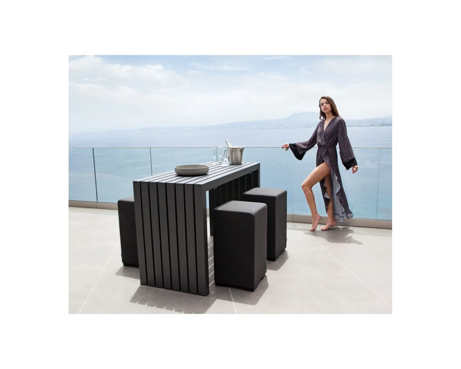 Meuble House Ensemble table et tabourets hauts extérieurs 4 places "Java Island" Outlet