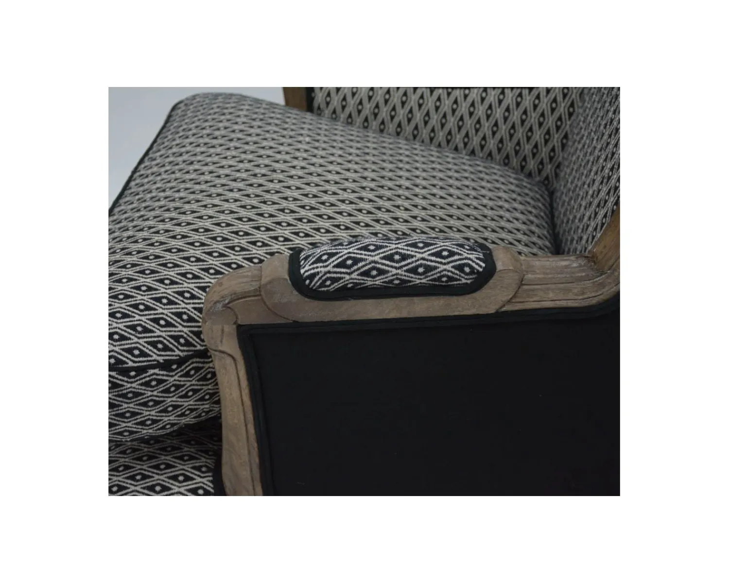 Meuble House Fauteuil bergère "Sofia" bois massif et tissu noir et blanc à losanges Clearance